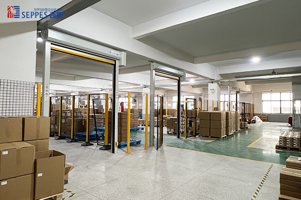 恒力精细弹簧车间通道安装西朗快速门