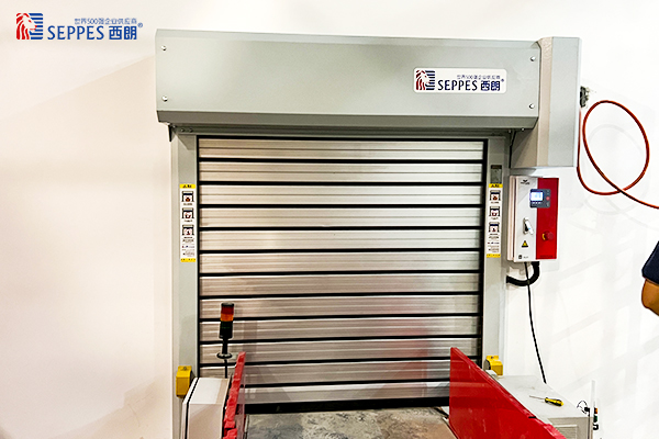 快速隔断灰尘防止人员钻入